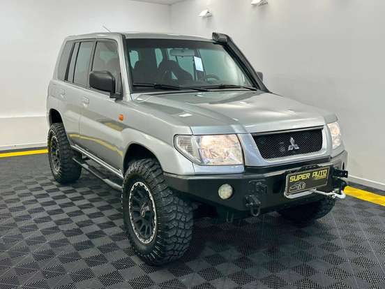 MITSUBISHI-PAJERO TR4-2004