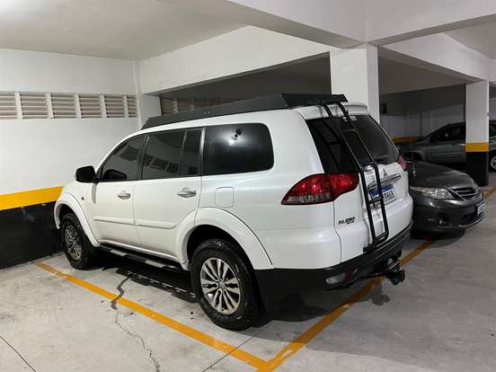 MITSUBISHI-PAJERO-3.2 HPE 4X4 7 LUGARES 16V TURBO INTERCOOLER DIESEL 4P AUTOMÁTICO MITSUBISHI-PAJERO-2017