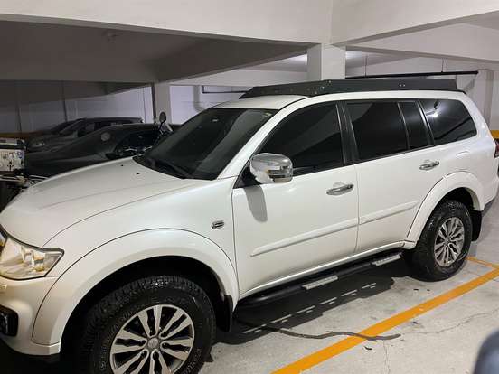 MITSUBISHI-PAJERO-2017