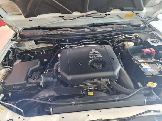 MITSUBISHI-PAJERO-3.2 HPE 4X4 7 LUGARES 16V TURBO INTERCOOLER DIESEL 4P AUTOMÁTICO MITSUBISHI-PAJERO-2017