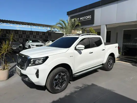 NISSAN FRONTIER 2.3 16V TURBO DIESEL PLATINUM CD 4X4 AUTOMÁTICO