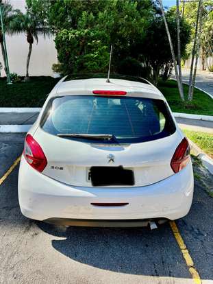 PEUGEOT-208-2017