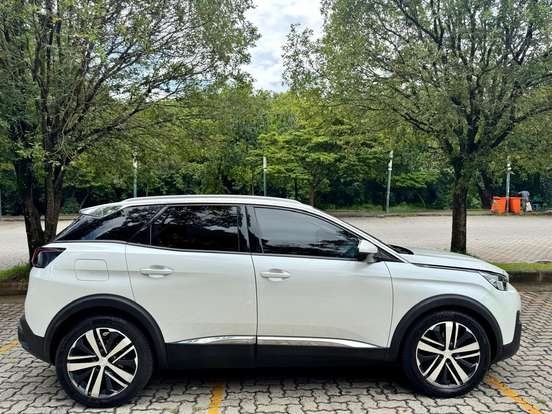 PEUGEOT-3008-2018