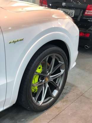 PORSCHE-CAYENNE-2023
