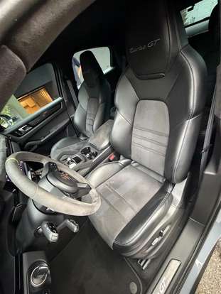 PORSCHE-CAYENNE-2022
