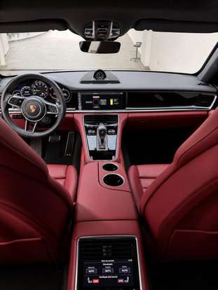 PORSCHE-PANAMERA-2020
