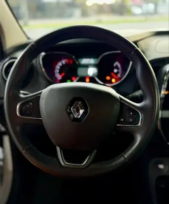 RENAULT-CAPTUR-2018