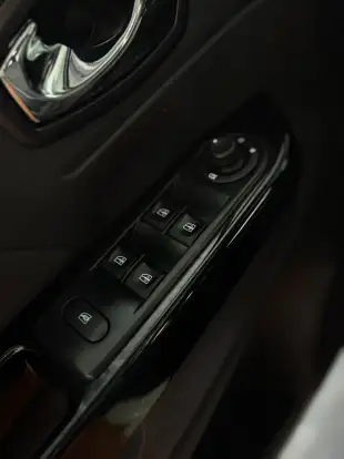 RENAULT-CAPTUR-2018