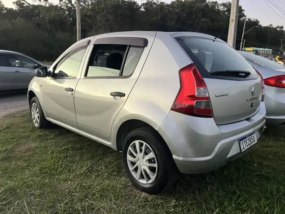 RENAULT SANDERO 1.0 AUTHENTIQUE 16V FLEX 4P MANUAL
