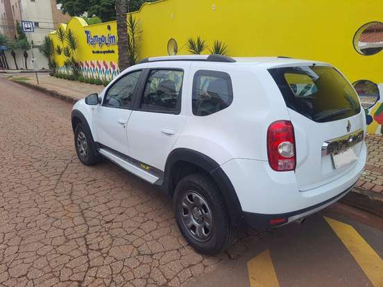 RENAULT-DUSTER-1.6 4X2 16V FLEX 4P MANUAL RENAULT-DUSTER-2014