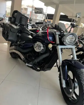 SUZUKI BOULEVARD M800 