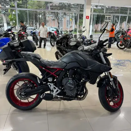 SUZUKI GSX-8S 