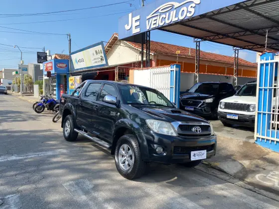 TOYOTA HILUX 2.5 STD 4X4 CD 16V TURBO DIESEL 4P MANUAL