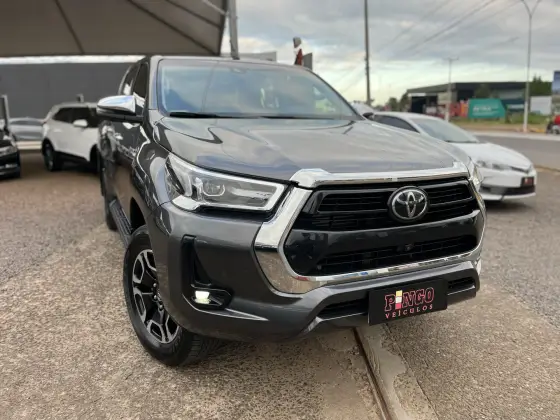 TOYOTA HILUX 2.8 D-4D TURBO DIESEL CD SRX 4X4 AUTOMÁTICO