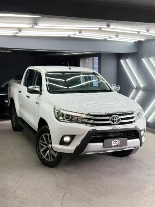TOYOTA HILUX 2.8 SRX 4X4 CD 16V DIESEL 4P AUTOMÁTICO TOYOTA HILUX 2.8 SRX 4X4 CD 16V DIESEL 4P AUTOMÁTICO