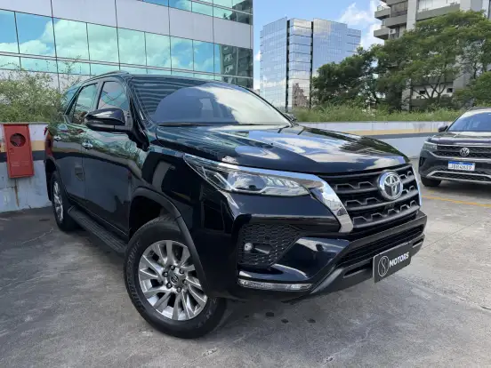 TOYOTA-HILUX SW4-2.7 VVT-i FLEX SRV 7L 4X2 AUTOMÁTICO TOYOTA-HILUX SW4-2021