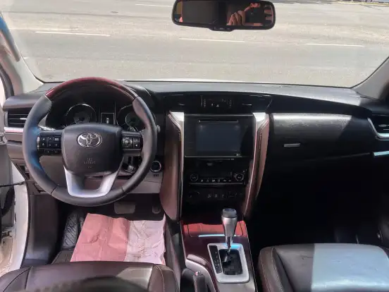 TOYOTA-HILUX SW4-2016