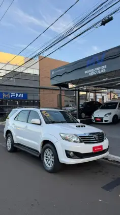 TOYOTA HILUX SW4 3.0 SRV 4X4 7 LUGARES 16V TURBO INTERCOOLER DIESEL 4P AUTOMÁTICO