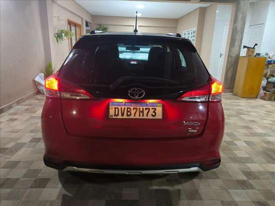 TOYOTA-YARIS-2019