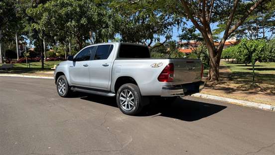 TOYOTA-HILUX-2019