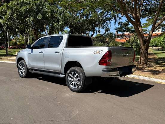 TOYOTA-HILUX-2.8 SRV 4X4 CD 16V DIESEL 4P AUTOMÁTICO TOYOTA-HILUX-2019