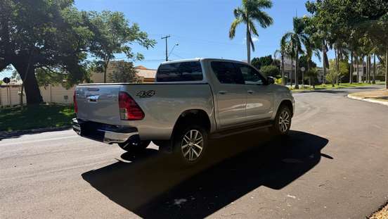 TOYOTA-HILUX-2.8 SRV 4X4 CD 16V DIESEL 4P AUTOMÁTICO TOYOTA-HILUX-2019