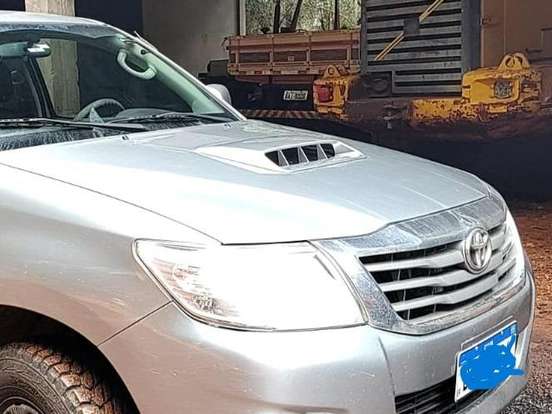 TOYOTA-HILUX-2015