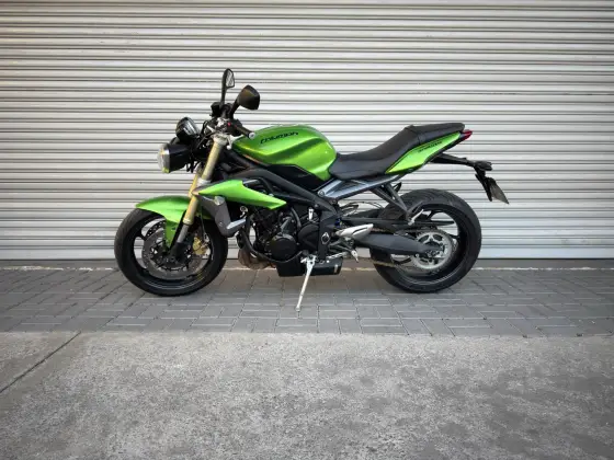 TRIUMPH SPEED TRIPLE 