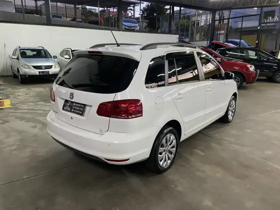 /en/city/cate-car-used-car/volkswagen-spacefox-2018-1-6-msi-trendline-8v-flex-4p-manual-48182547533924352/-4