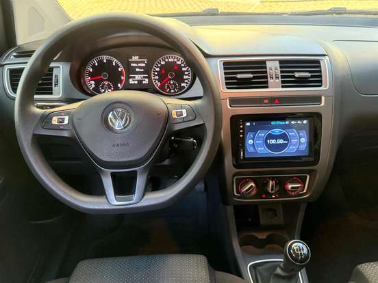 VOLKSWAGEN-FOX-2021