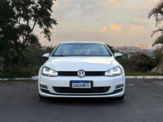 VOLKSWAGEN-GOLF-2014