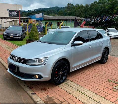 VOLKSWAGEN JETTA 2014 2.0 COMFORTLINE FLEX 4P TIPTRONIC