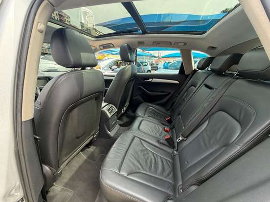 AUDI-Q5-2010