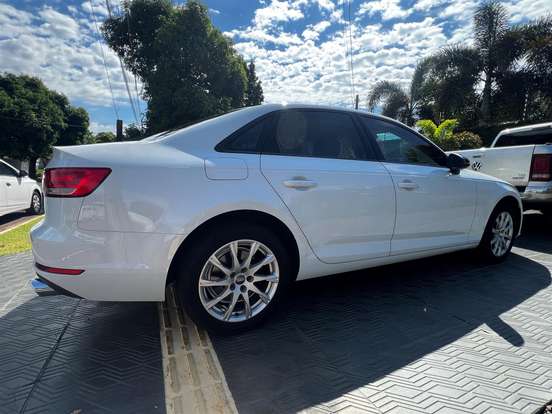 AUDI-A4-2017