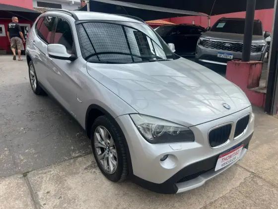 BMW X1 2.0 16V GASOLINA SDRIVE18I 4P AUTOMÁTICO BMW X1 2.0 16V GASOLINA SDRIVE18I 4P AUTOMÁTICO