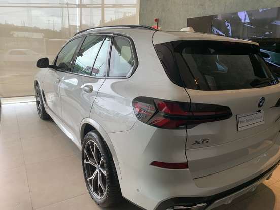 BMW-X5-2025