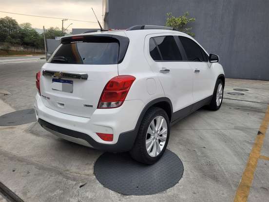 CHEVROLET-TRACKER-2018