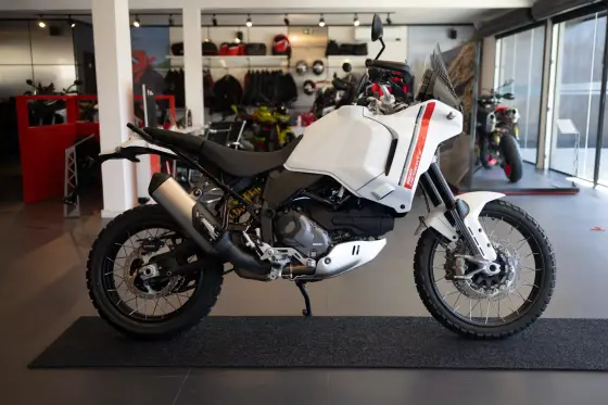 DUCATI DESERT X 