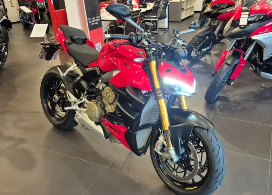 DUCATI STREETFIGHTER V4 S DUCATI STREETFIGHTER V4 S