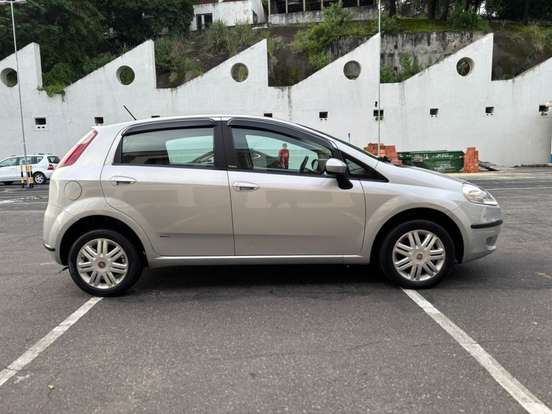 FIAT-PUNTO-1.6 ESSENCE 16V FLEX 4P MANUAL FIAT-PUNTO-2011