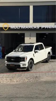FORD F-150 5.0 V8 GASOLINA CD LARIAT BLACK FX4 AUTOMÁTICO