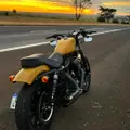 HARLEY-DAVIDSON SPORTSTER IRON 883 HARLEY-DAVIDSON SPORTSTER IRON 883