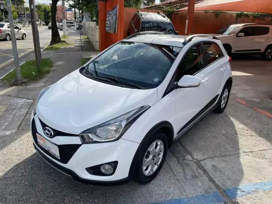 HYUNDAI HB20X 1.6 16V STYLE FLEX 4P AUTOMÁTICO
