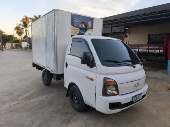HYUNDAI HR 2.5 LONGO COM CAÇAMBA 4X2 16V 130CV TURBO INTERCOOLER DIESEL 2P MANUAL