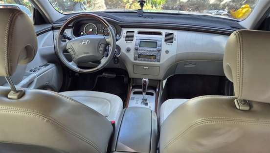 HYUNDAI-AZERA-2009