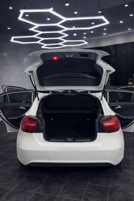 MERCEDES-BENZ-A 200-2016