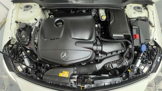 MERCEDES-BENZ-A 200-2016