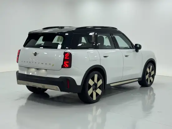 MINI-COUNTRYMAN-2025