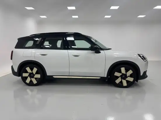 MINI-COUNTRYMAN-2025
