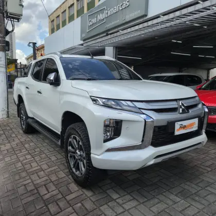 MITSUBISHI L200 TRITON 2.4 16V TURBO DIESEL SPORT HPE-S CD 4P 4X4 AUTOMÁTICO